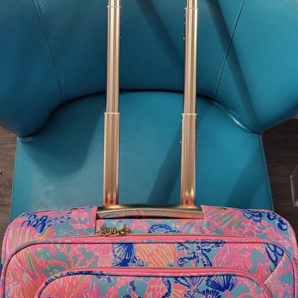 Rare Lilly Pulitzer Rolling Carry On Luggage - Picture 7 of 10